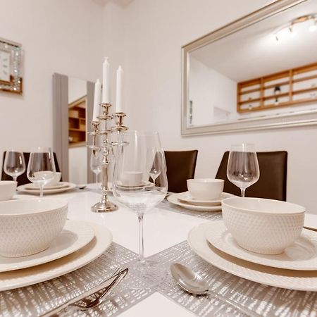 Exclusive Riverside Apartment In The Heart Of 布拉格 外观 照片